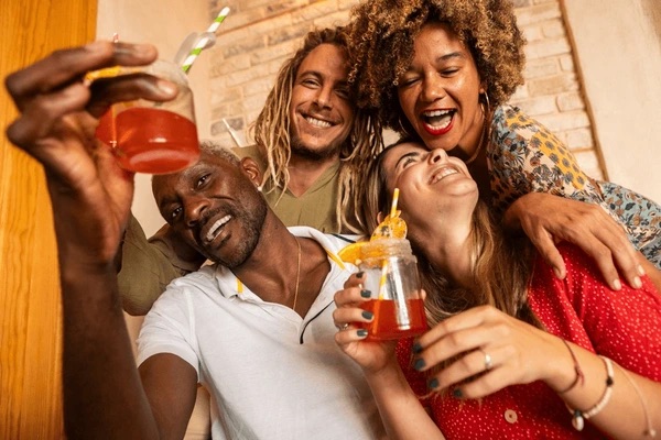 How to Host the Perfect Cozy Holiday&nbsp;Party