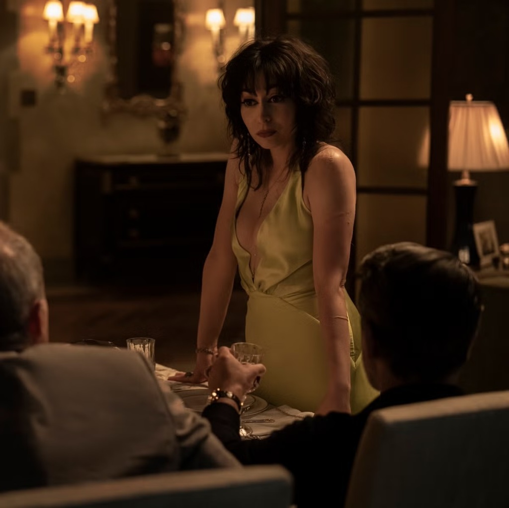 How to Dress Like Sofia Falcone from The&nbsp;Penguin