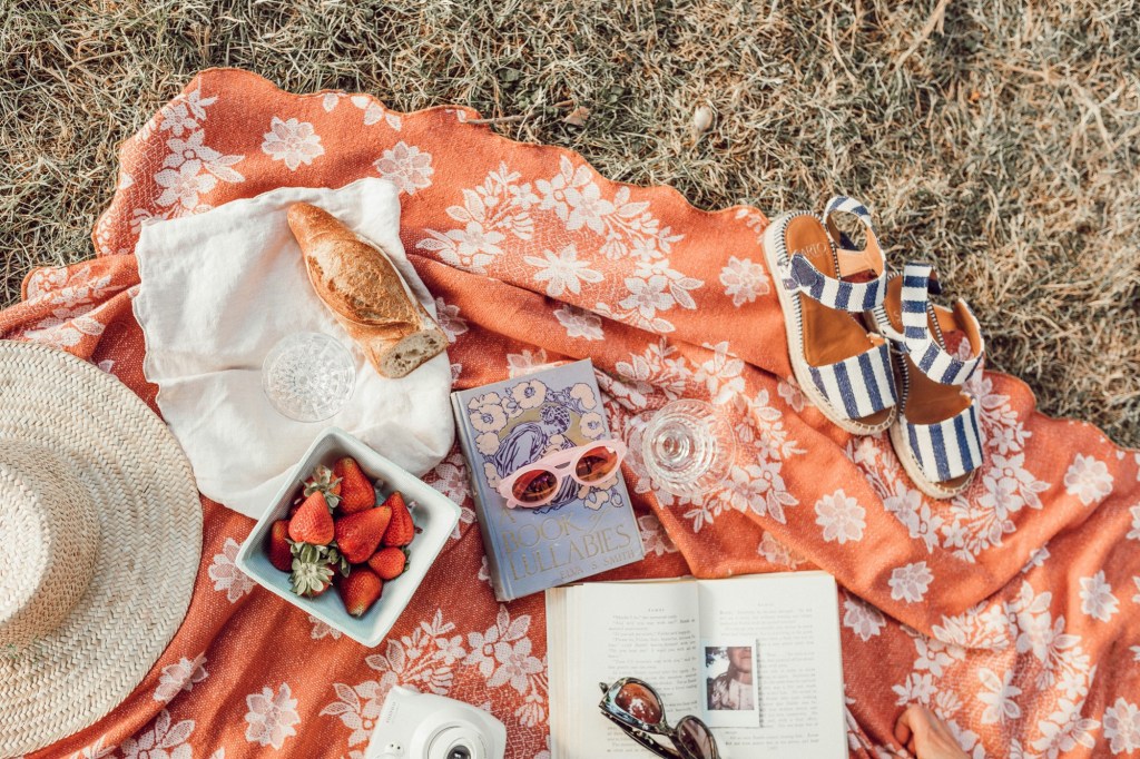 10 Uplifting Summer Reads to Brighten Your&nbsp;Mood
