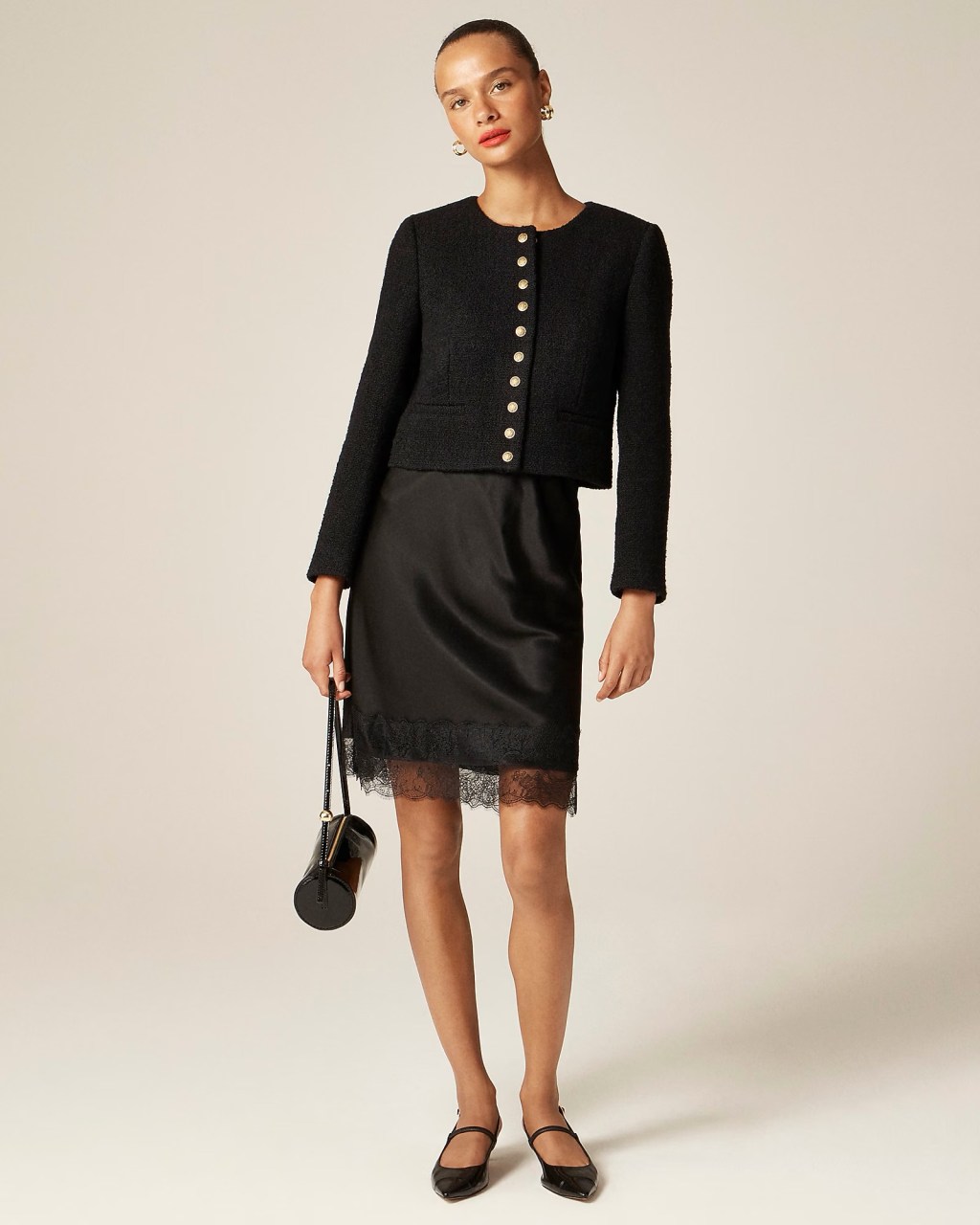 How to Master the Art of Self-Presentation: A Chic&nbsp;Guide